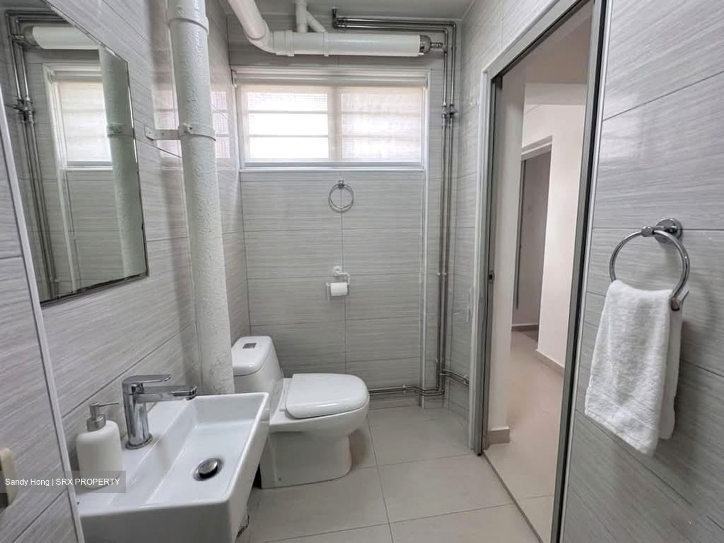 Blk 241 Jurong East Street 24 (Jurong East), HDB 3 Rooms #572955631